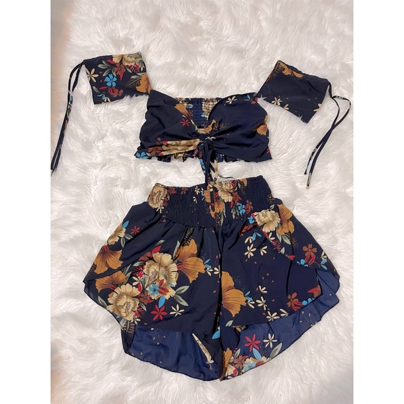 Women's 2Piece Outfit Off Shoulder Floral Smocked Drawstring&Crop Top&Shorts Set - Picture 2 of 8
